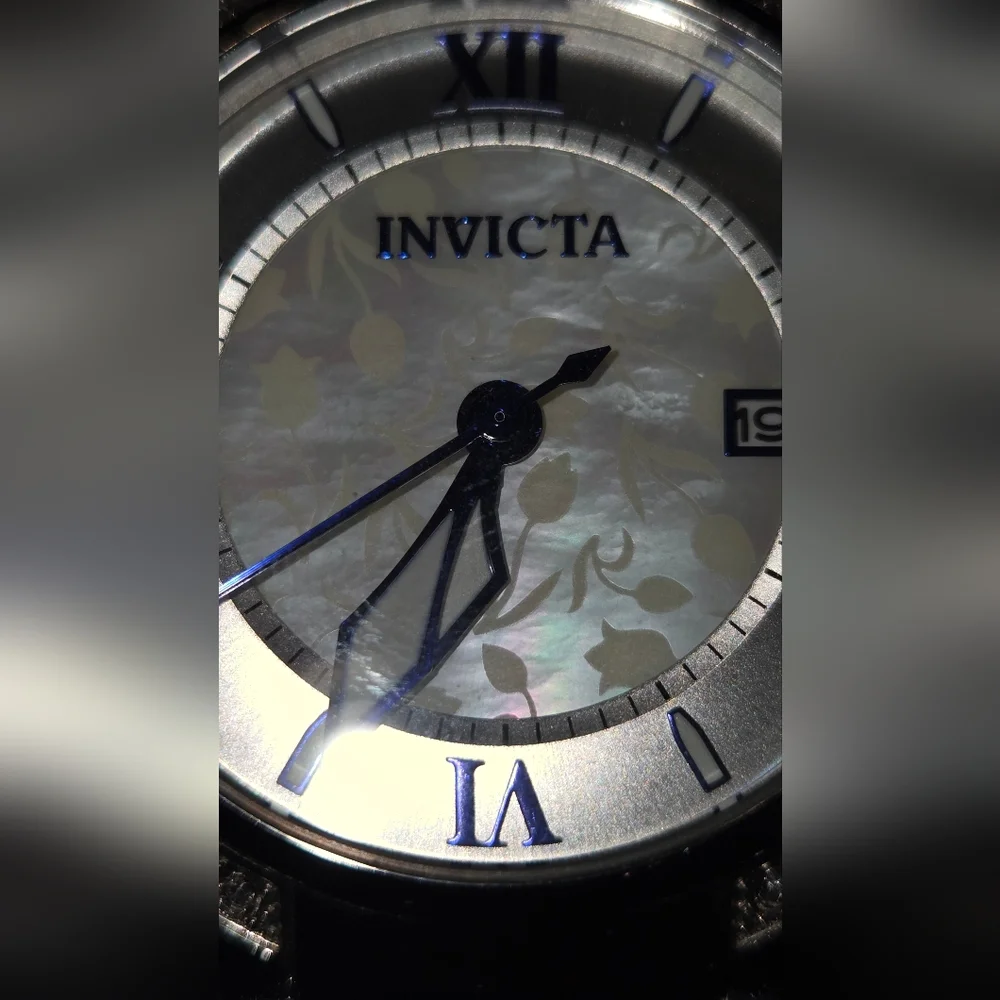 SOLDInvicta Angel Women Watch Mother of Pearl 40mm, Steel (27082)🤑FINAL PRICE🤑 - Picture 2 of 5